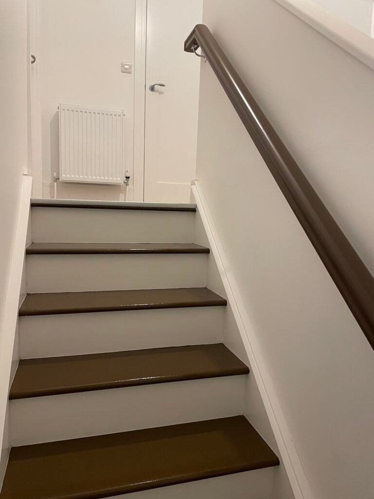 Painting a staircase properly: preparation, BIN primer and a cleaner finish